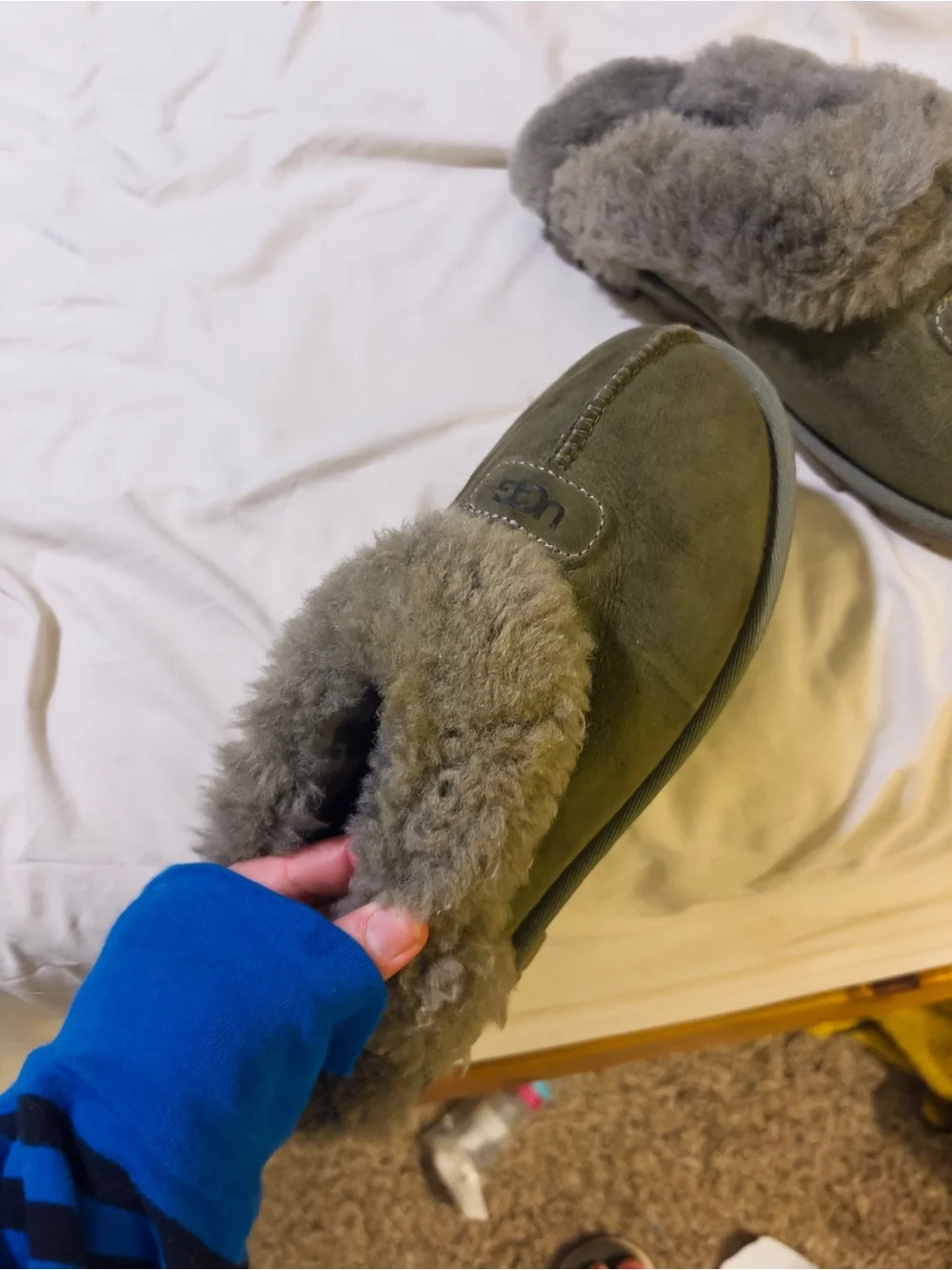 UGG women’s Olive Green Sheepskin Slip-On Clogs great condition preloved - Picture 5 of 5